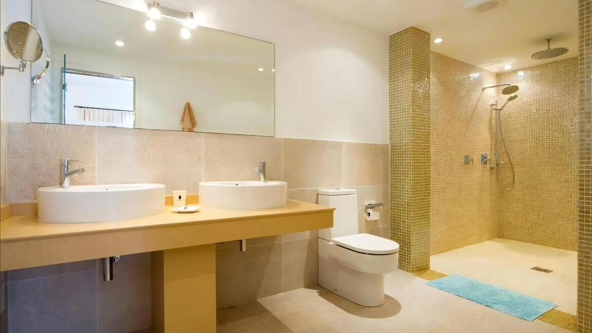 Stunning Seaview Villa Casa Tosco 5 Bedroom Villa Pool Table Overlooking Old Town Puerto Del Carmen  Puerto del Carmen (Lanzarote)