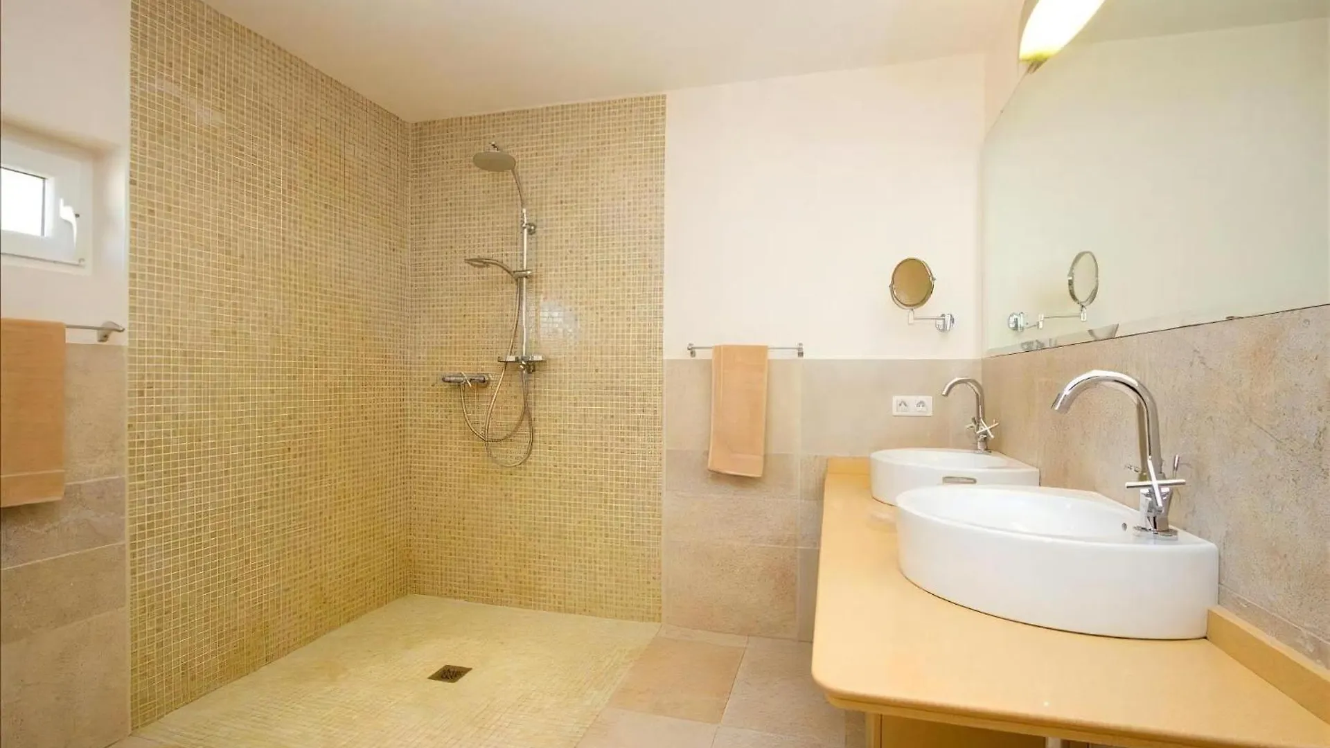 Stunning Seaview Villa Casa Tosco 5 Bedroom Villa Pool Table Overlooking Old Town Puerto Del Carmen Puerto del Carmen  Spain