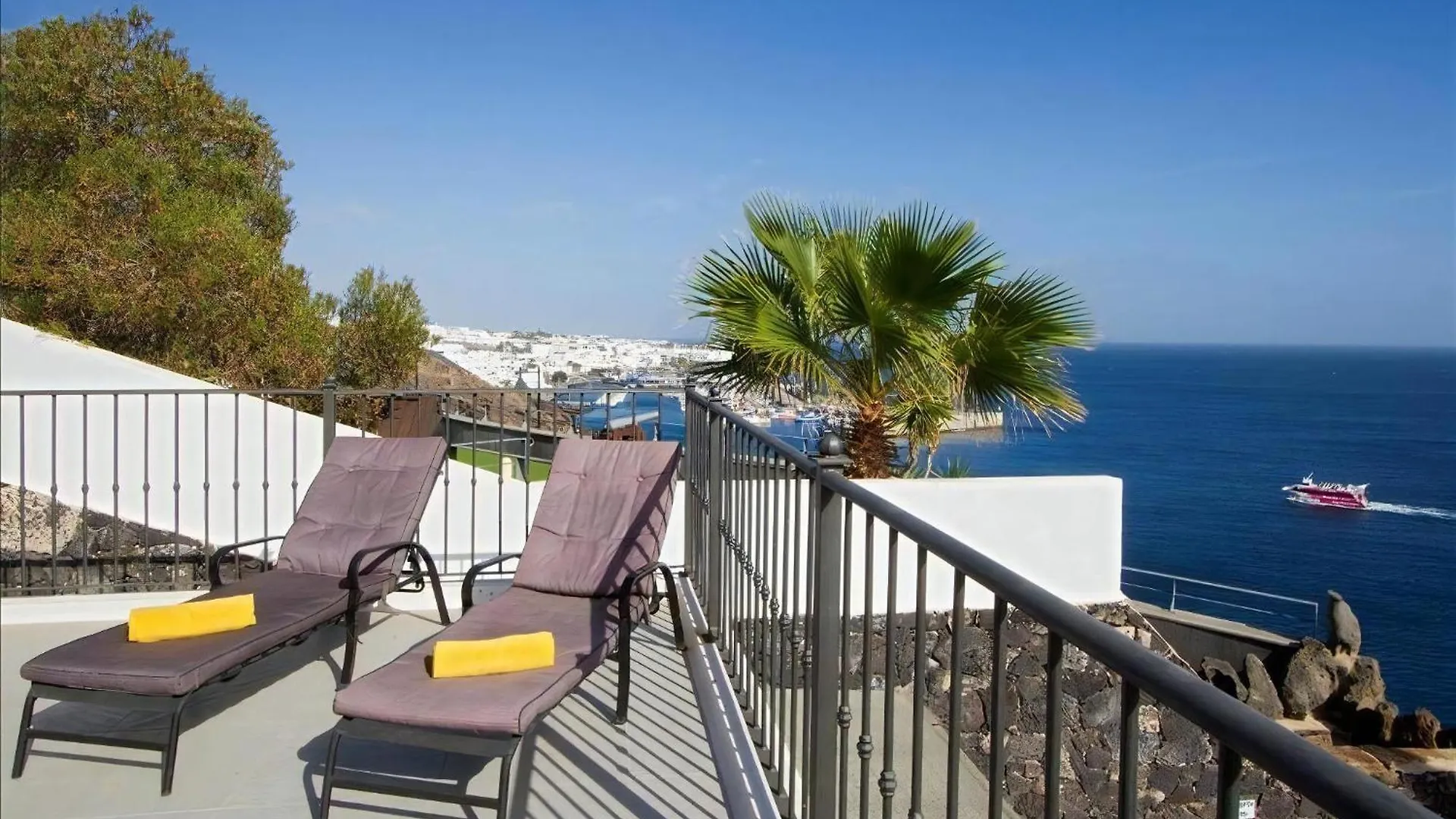 Stunning Seaview Villa Casa Tosco 5 Bedroom Villa Pool Table Overlooking Old Town Puerto Del Carmen Puerto del Carmen  0*, Puerto del Carmen (Lanzarote)