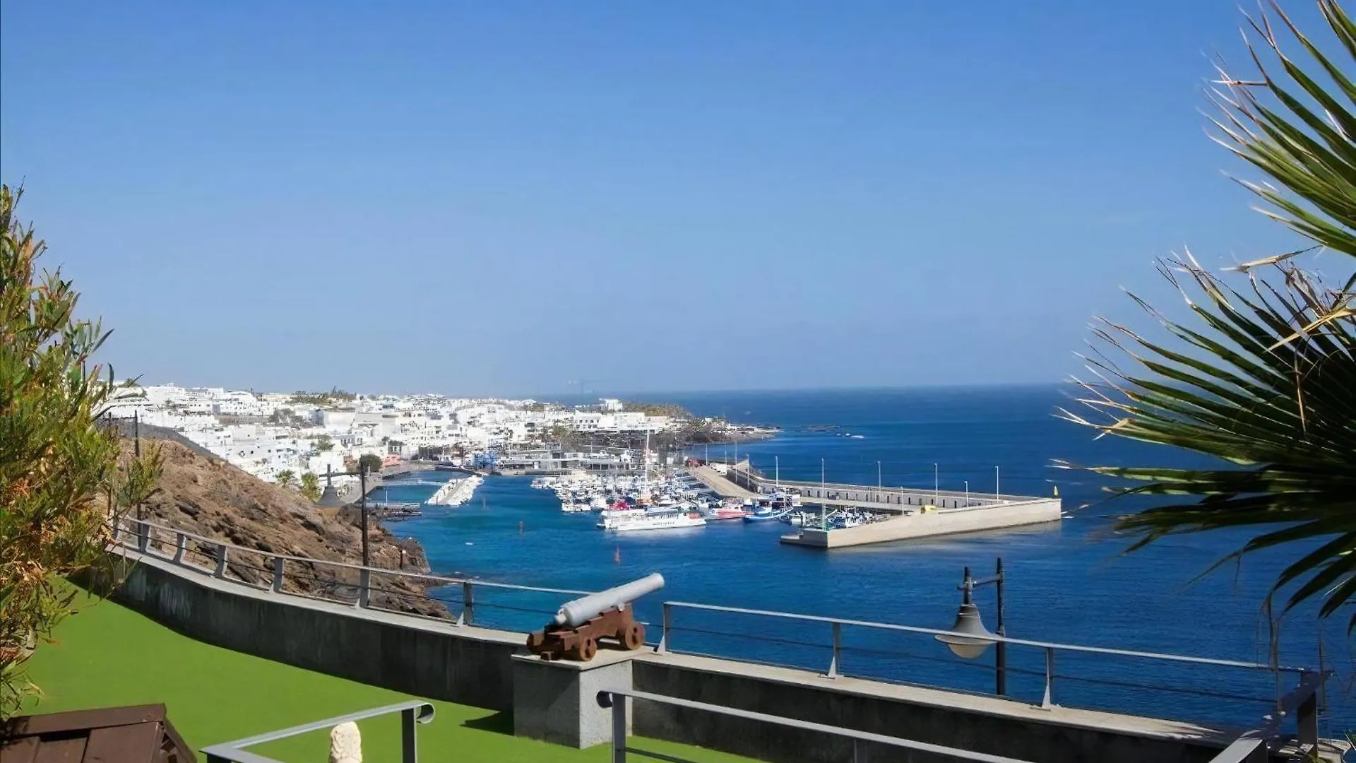 Stunning Seaview Villa Casa Tosco 5 Bedroom Villa Pool Table Overlooking Old Town Puerto Del Carmen Puerto del Carmen  0*, Puerto del Carmen (Lanzarote) Spain